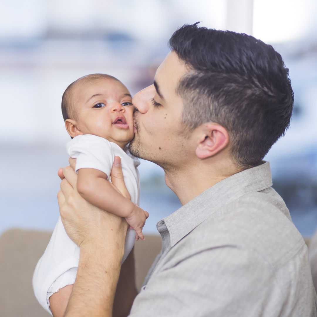 10 Ways Dad Can Bond With Baby